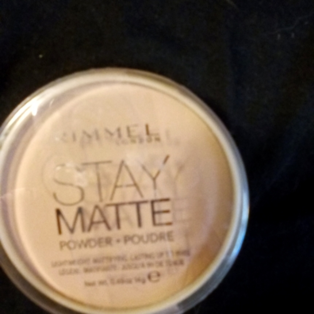 Rimmel London Creamy Beige 018 Makeup